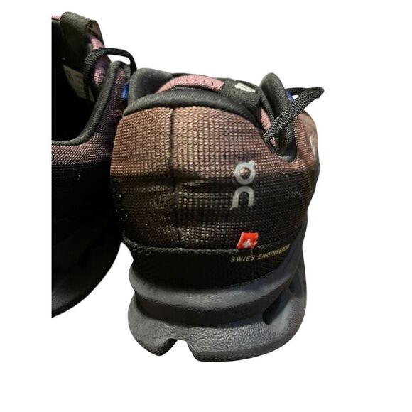 On Womens Black and burgundy Lace Up Cloudsurfer Trail Running Sneakers Shoes S - Picture 6 of 9